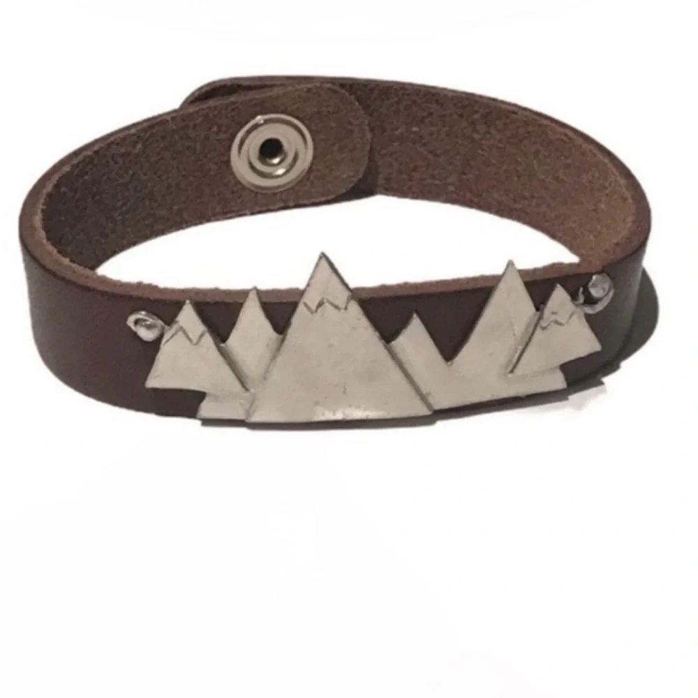Handmade silver pewter mountain range brown 100%‎ leather cuff bracelet